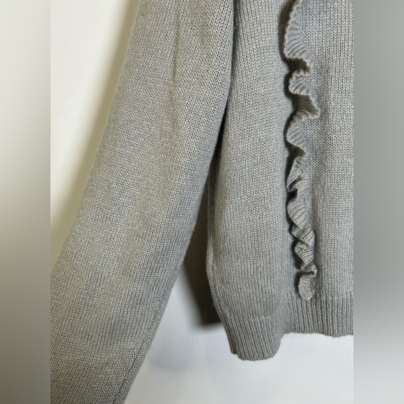 BCBGeneration Ruffle Sweater Grey Women’s Medium - Picture 4 of 7